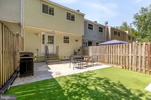 8100 Loving Forest Ct, Springfield, VA 22153 - Photo 32
