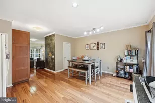 12109 Wedgeway Ct, Fairfax, VA 22033 - Photo 8