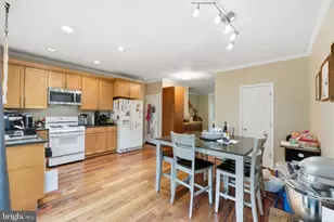 12109 Wedgeway Ct, Fairfax, VA 22033 - Photo 10