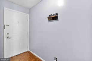 12110 Green Leaf Ct, Fairfax, VA 22033 - Photo 2
