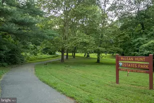 1197 Meadow Green Ln, McLean, VA 22102 - Photo 60
