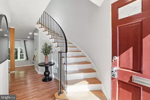 5910 Prince James Dr, Springfield, VA 22152 - Photo 2