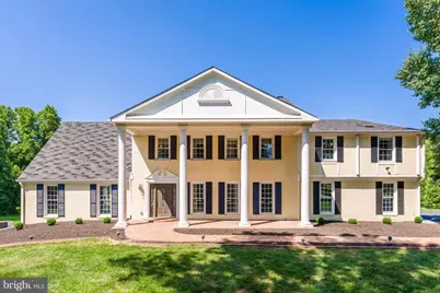 10520 Hunting Crest Lane, Vienna, VA 22182 - Photo 1
