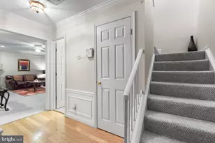 8202 Crossbrook Ct, Lorton, VA 22079 - Photo 4