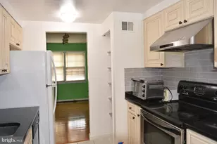 4557 King Edward Ct, Annandale, VA 22003 - Photo 12