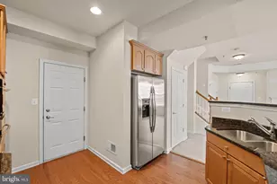 7049 Huntley Run Pl, Alexandria, VA 22306 - Photo 6