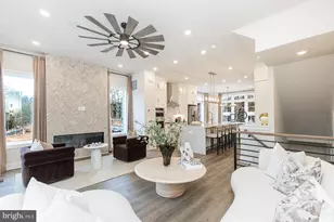 11585 Patriotic Ln, Reston, VA 20190 - Photo 6