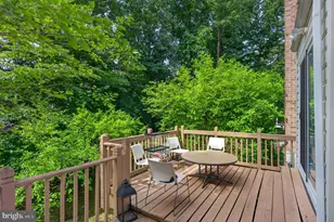 8815 Newport Ct, Springfield, VA 22153 - Photo 14