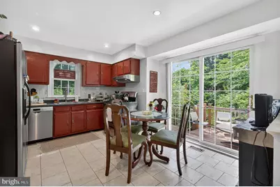 8815 Newport Court, Springfield, VA 22153 - Photo 12