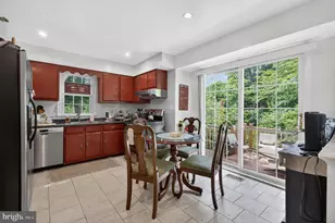 8815 Newport Ct, Springfield, VA 22153 - Photo 12