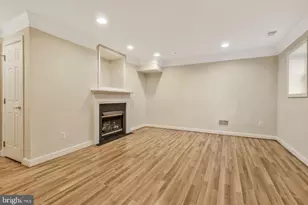 8847 Ashgrove House Ln, Vienna, VA 22182 - Photo 40