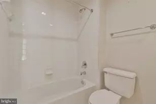8847 Ashgrove House Ln, Vienna, VA 22182 - Photo 28