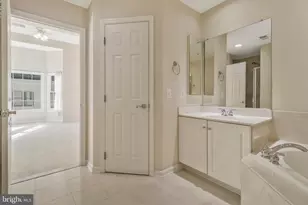 8847 Ashgrove House Ln, Vienna, VA 22182 - Photo 22