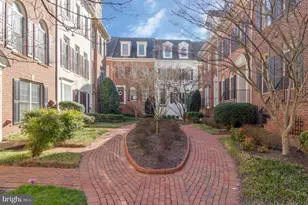 8847 Ashgrove House Ln, Vienna, VA 22182 - Photo 4