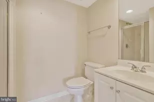 8847 Ashgrove House Ln, Vienna, VA 22182 - Photo 36