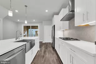 13041 Hattontown Square, Herndon, VA 20171 - Photo 12