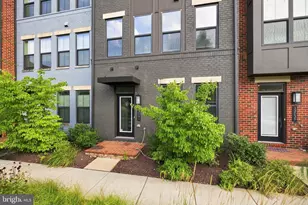 13041 Hattontown Square, Herndon, VA 20171 - Photo 4