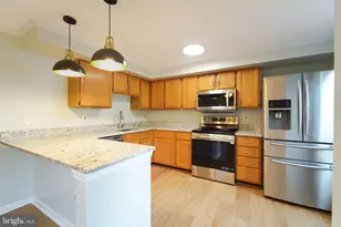 5718 Croatan Ct, Centreville, VA 20120 - Photo 12