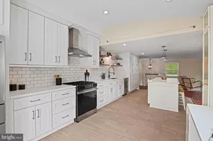 12840 Point Pleasant Dr, Fairfax, VA 22033 - Photo 18