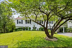12840 Point Pleasant Dr, Fairfax, VA 22033 - Photo 4