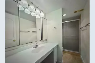 8360 Greensboro Drive #926, McLean, VA 22102 - Photo 16
