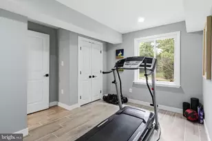 2721 Berryland Dr, Oakton, VA 22124 - Photo 30