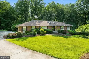 12104 Vale Rd, Oakton, VA 22124 - Photo 2
