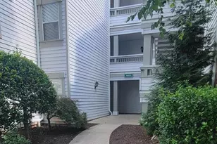 4401 Sedgehurst Dr, Fairfax, VA 22033 - Photo 2