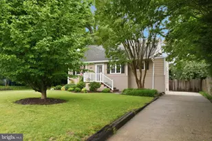 7002 Lee Park Ct, Falls Church, VA 22042 - Photo 2