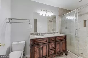 11621 Sourwood Ln, Reston, VA 20191 - Photo 14