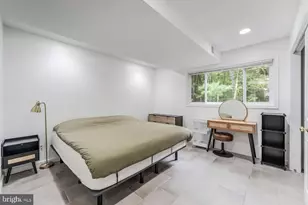 11621 Sourwood Ln, Reston, VA 20191 - Photo 24