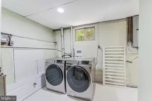 11621 Sourwood Ln, Reston, VA 20191 - Photo 26