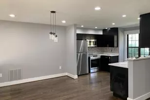 10203 Scarborough Commons Ct, Burke, VA 22015 - Photo 8