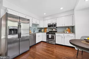 6433 English Ivy Ct, Springfield, VA 22152 - Photo 6