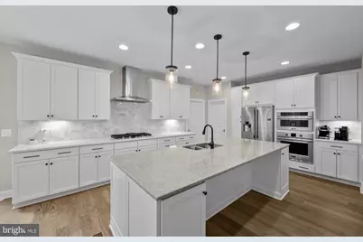 9932 Clearfield Avenue, Vienna, VA 22181 - Photo 18