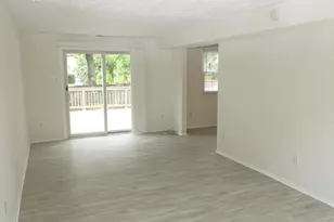 8406 Woodford Ct, Vienna, VA 22182 - Photo 16