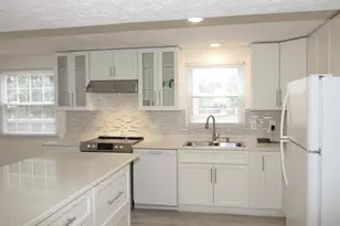 8406 Woodford Ct, Vienna, VA 22182 - Photo 4