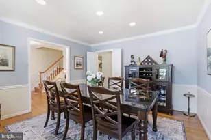 13607 White Barn Ln, Herndon, VA 20171 - Photo 8