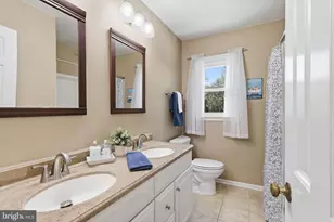 13607 White Barn Ln, Herndon, VA 20171 - Photo 36