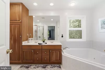 13607 White Barn Lane, Herndon, VA 20171 - Photo 28