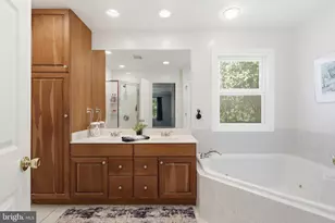13607 White Barn Ln, Herndon, VA 20171 - Photo 28