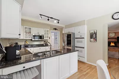 13607 White Barn Lane, Herndon, VA 20171 - Photo 12