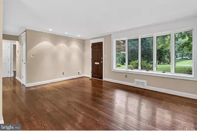 7614 Woodridge Circle, Alexandria, VA 22308 - Photo 6