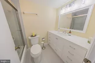 8370 Greensboro Dr, McLean, VA 22102 - Photo 10