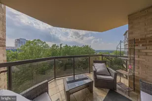 8370 Greensboro Dr, McLean, VA 22102 - Photo 4