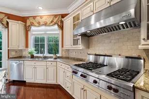 8421 Falcone Pointe Way, Vienna, VA 22182 - Photo 26