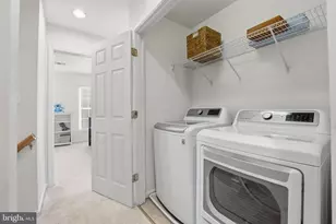 8656 Royal Worcester Ln, Fairfax, VA 22031 - Photo 26