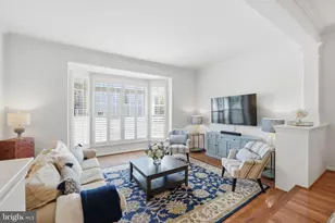 8656 Royal Worcester Ln, Fairfax, VA 22031 - Photo 2