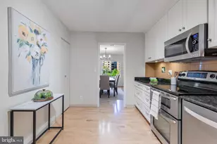 8360 Greensboro Dr, McLean, VA 22102 - Photo 16