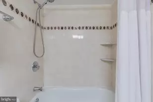 8360 Greensboro Dr, McLean, VA 22102 - Photo 28